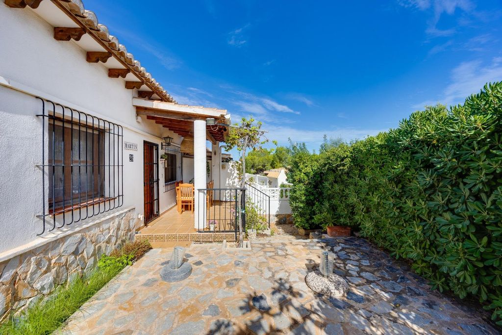 Property photo 3 of 49