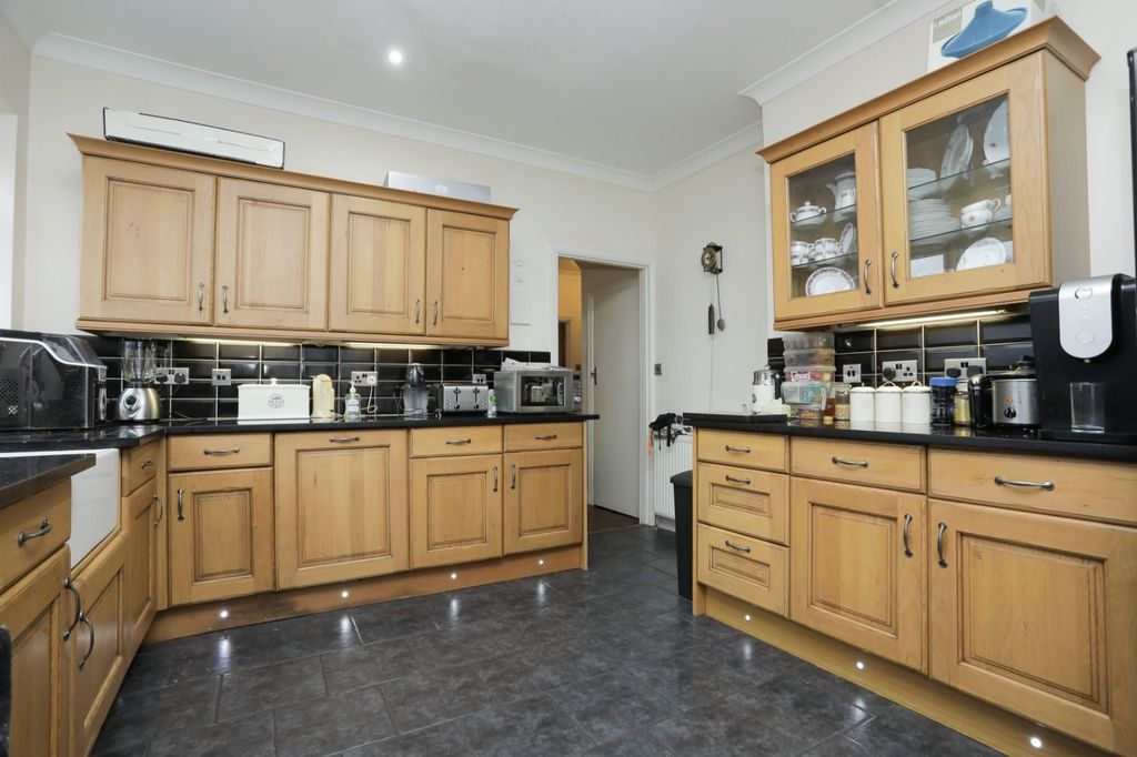 Property photo 3 of 22 Picture 3