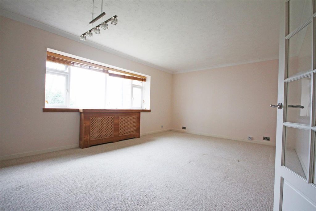 Property photo 2 of 6 Living Room