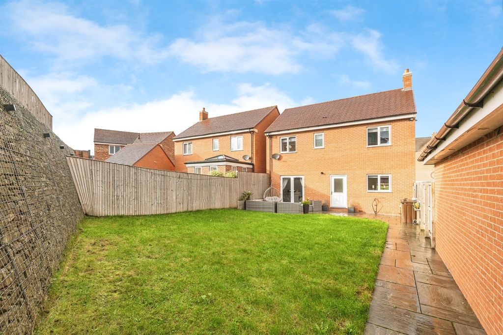 Property photo 2 of 17