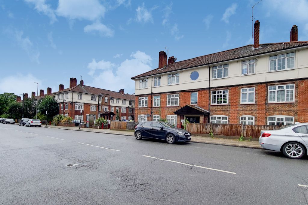 Property photo 1 of 5