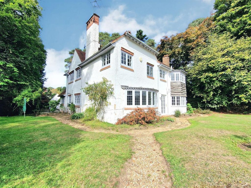 Property photo 1 of 28
