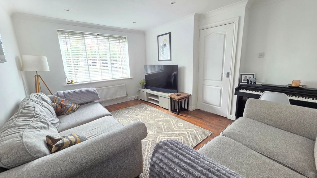 Property photo 2 of 17