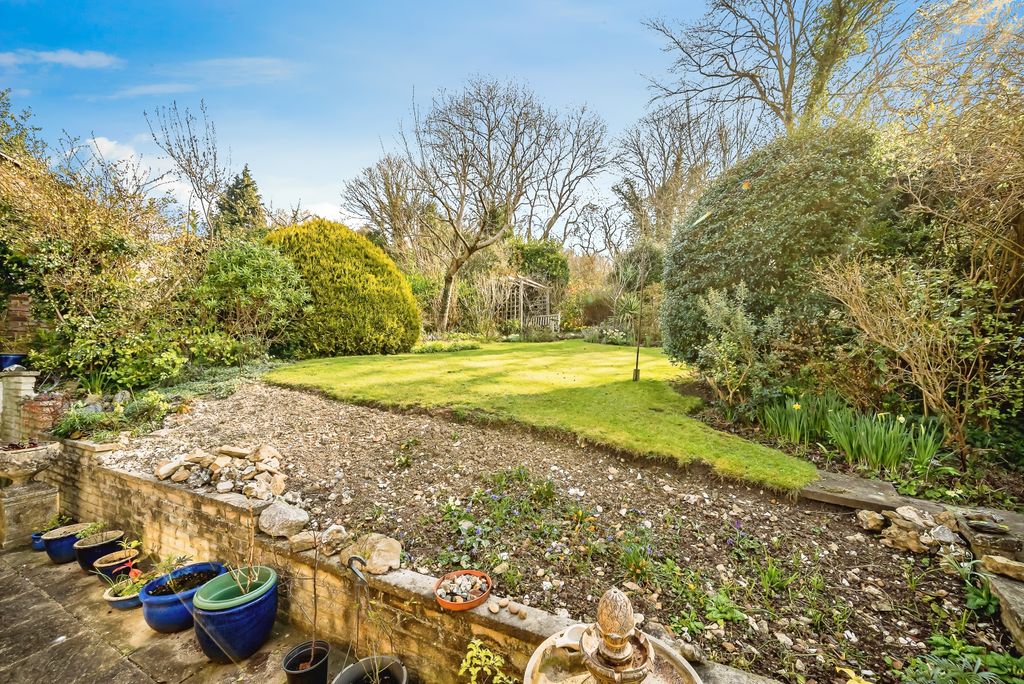Property photo 3 of 15 Garden