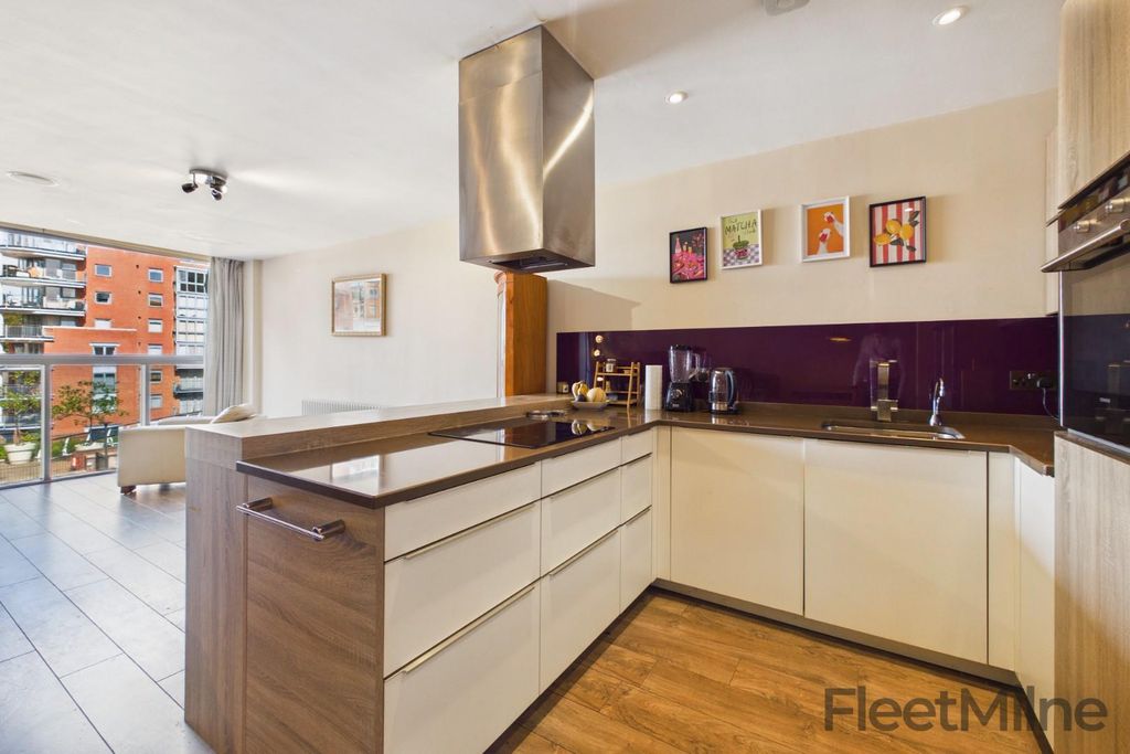 Property photo 2 of 10 Kitchen