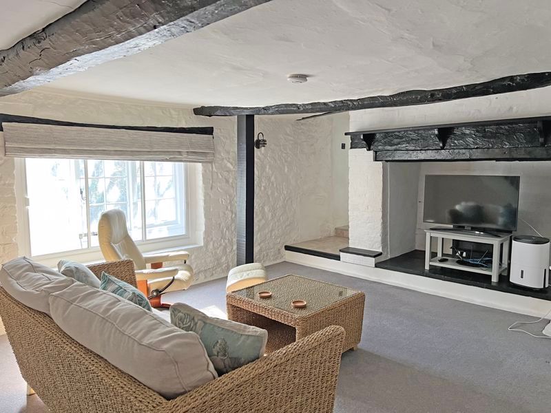 Property photo 2 of 6 Photo 5