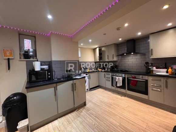 Property photo 2 of 19 9094033.Jpg