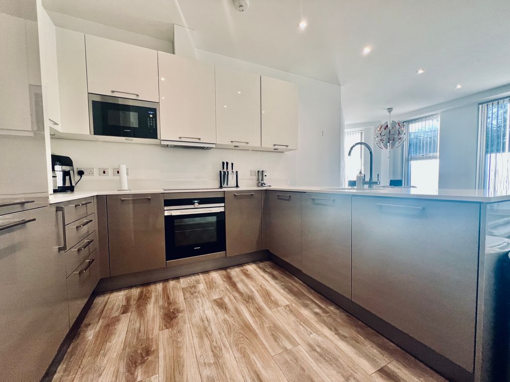 Property photo 3 of 8 Img_1977