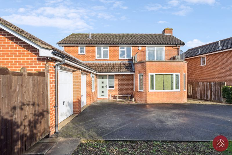 Property photo 2 of 22 Front Aspect