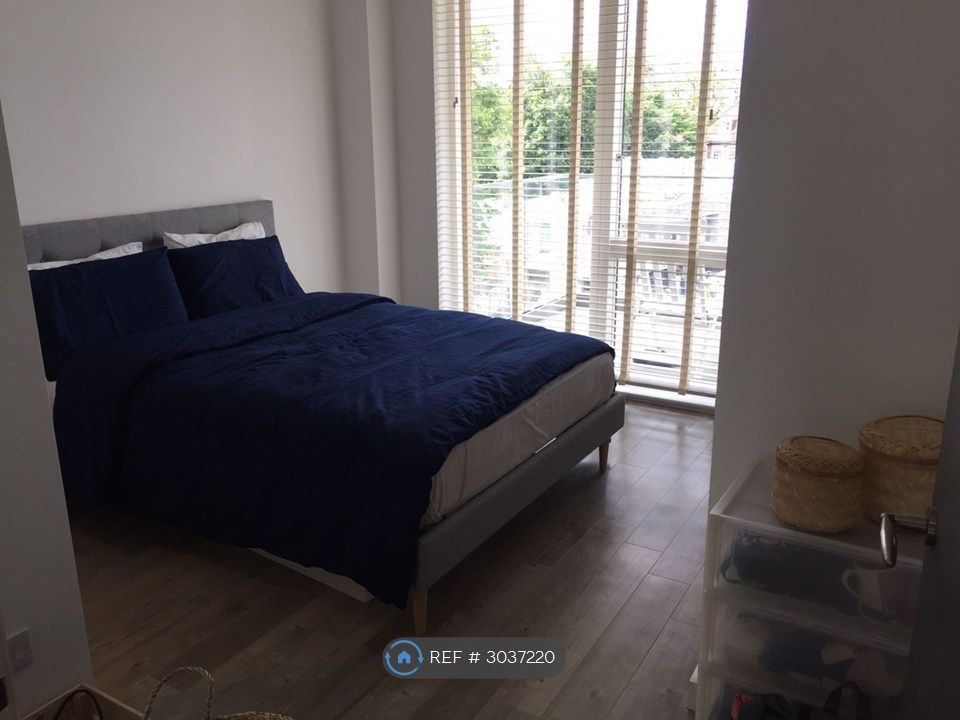 Property photo 3 of 11 Bedroom 2