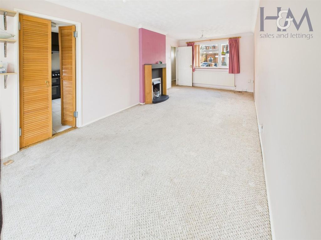 Property photo 3 of 21 Cam05648G0-Pr0013-Still011.Jpg