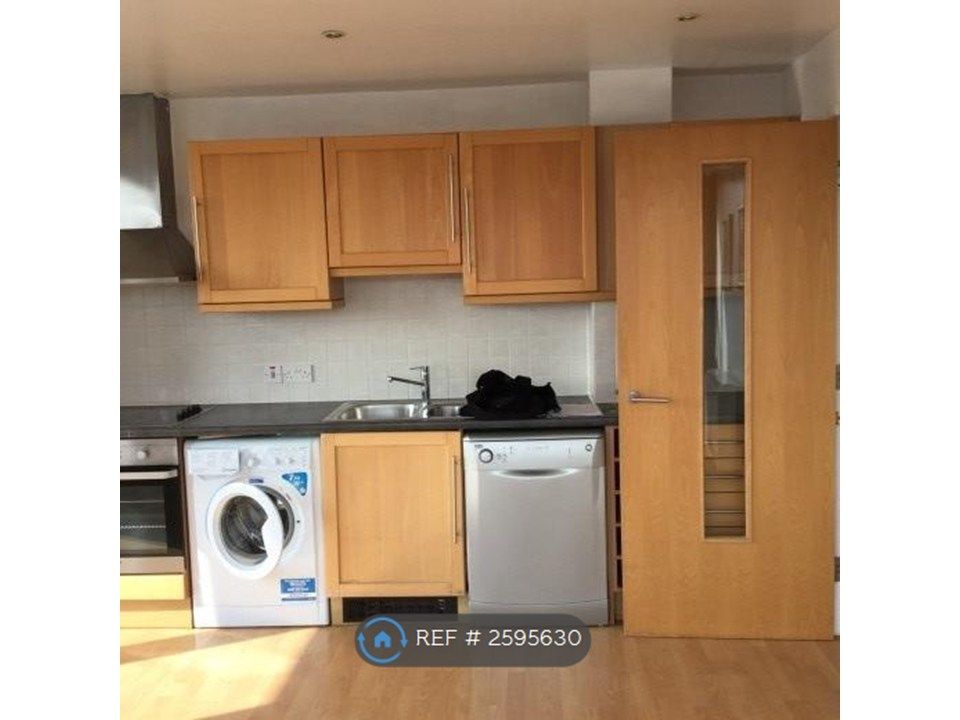Property photo 1 of 11 Kitchen
