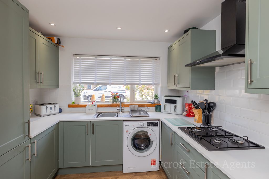 Property photo 2 of 11