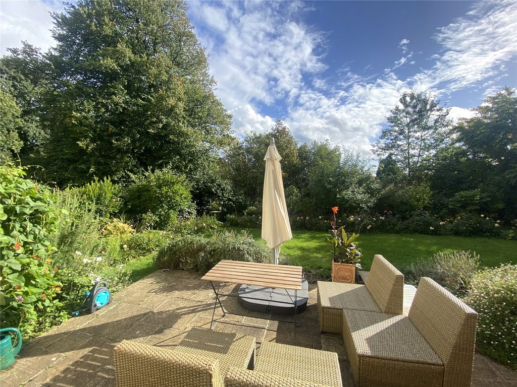 Property photo 2 of 11 Picture No. 20