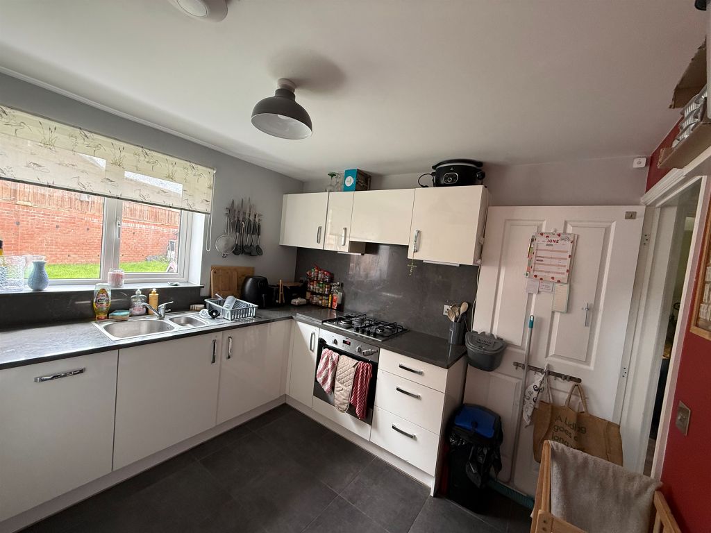 Property photo 3 of 31