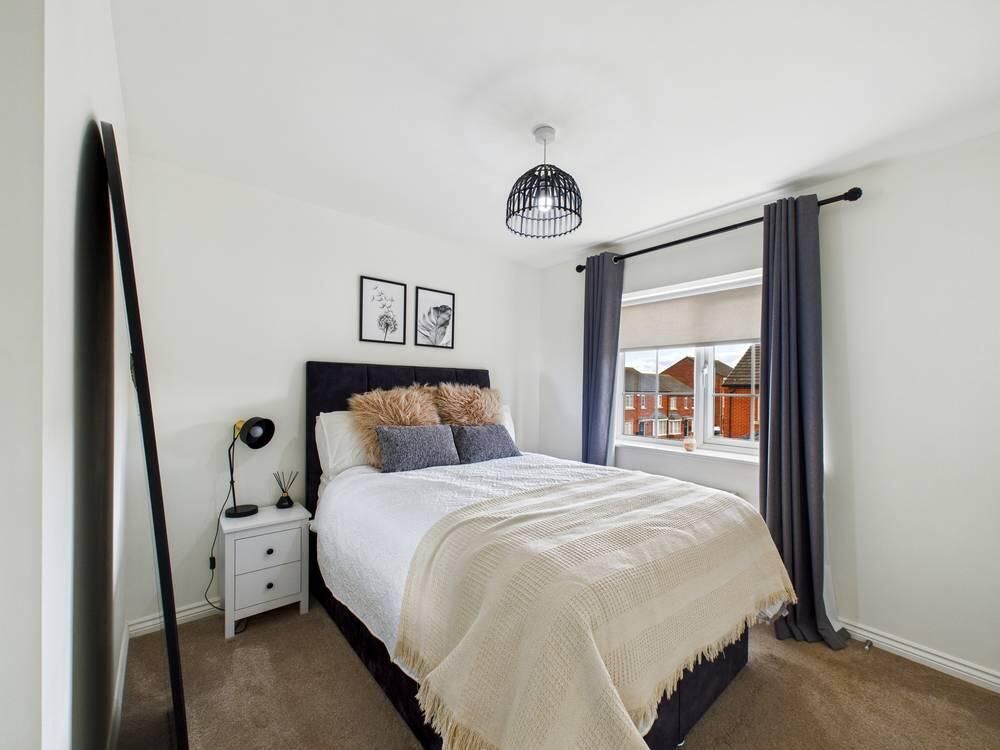 Property photo 3 of 17 Bedroom