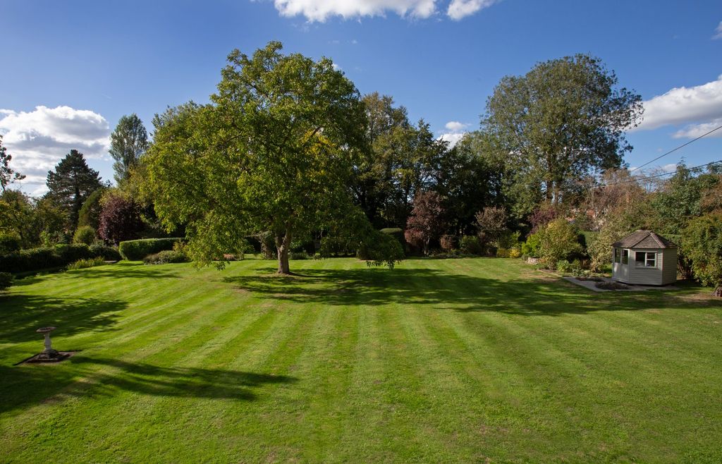 Property photo 3 of 21 Garden