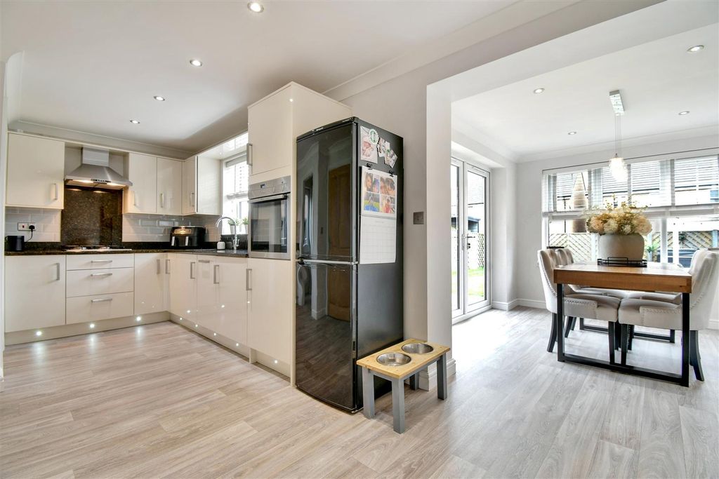 Property photo 2 of 32 Kitchen Family Room