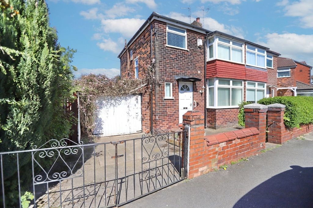 Property photo 2 of 17