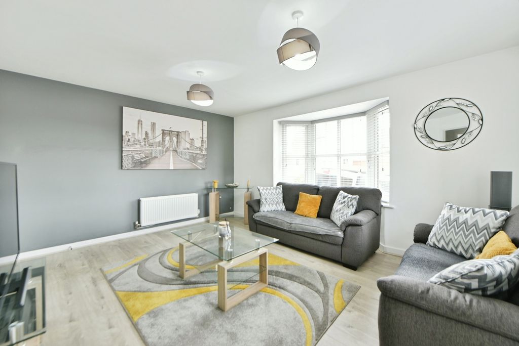 Property photo 3 of 20 Pbox-Img.Jpg