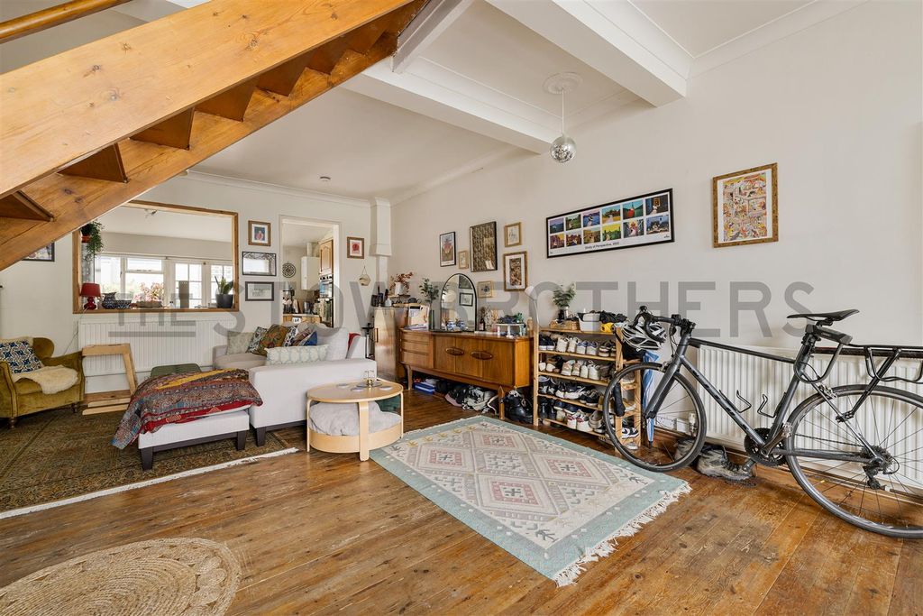 Property photo 3 of 21