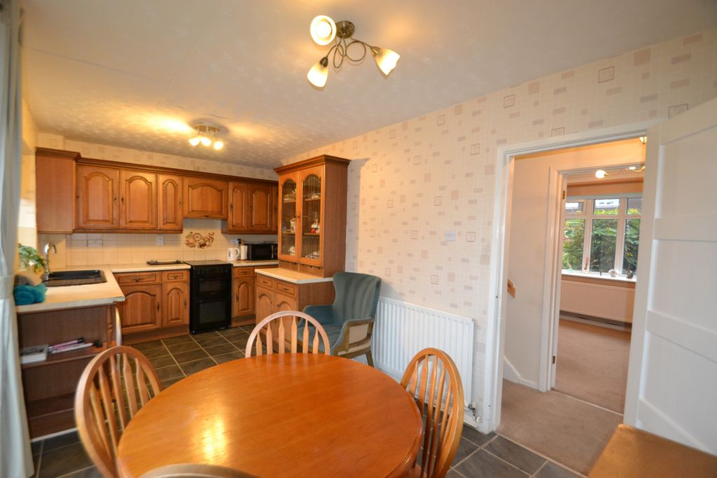Property photo 2 of 11 Dining Area