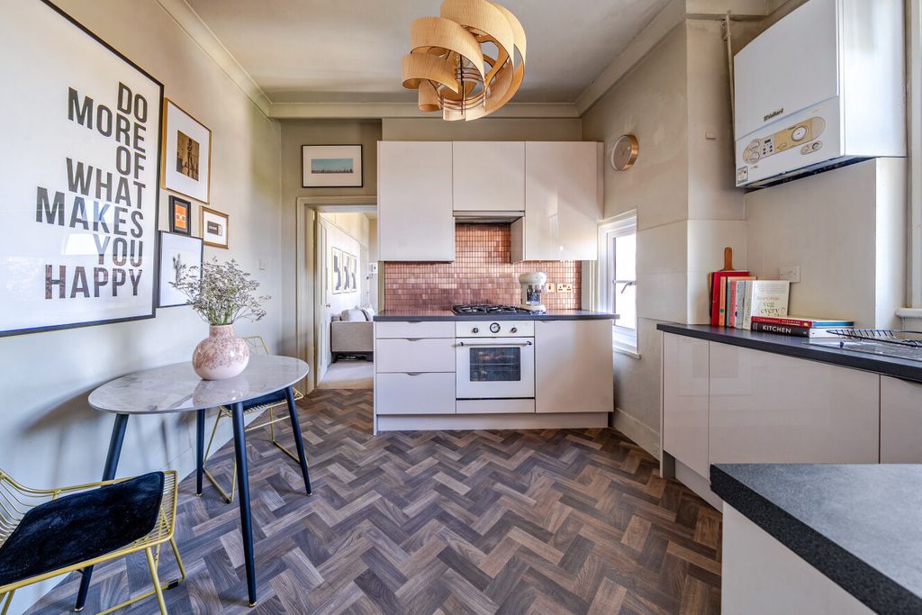 Property photo 2 of 14 1446805-14-69E753...