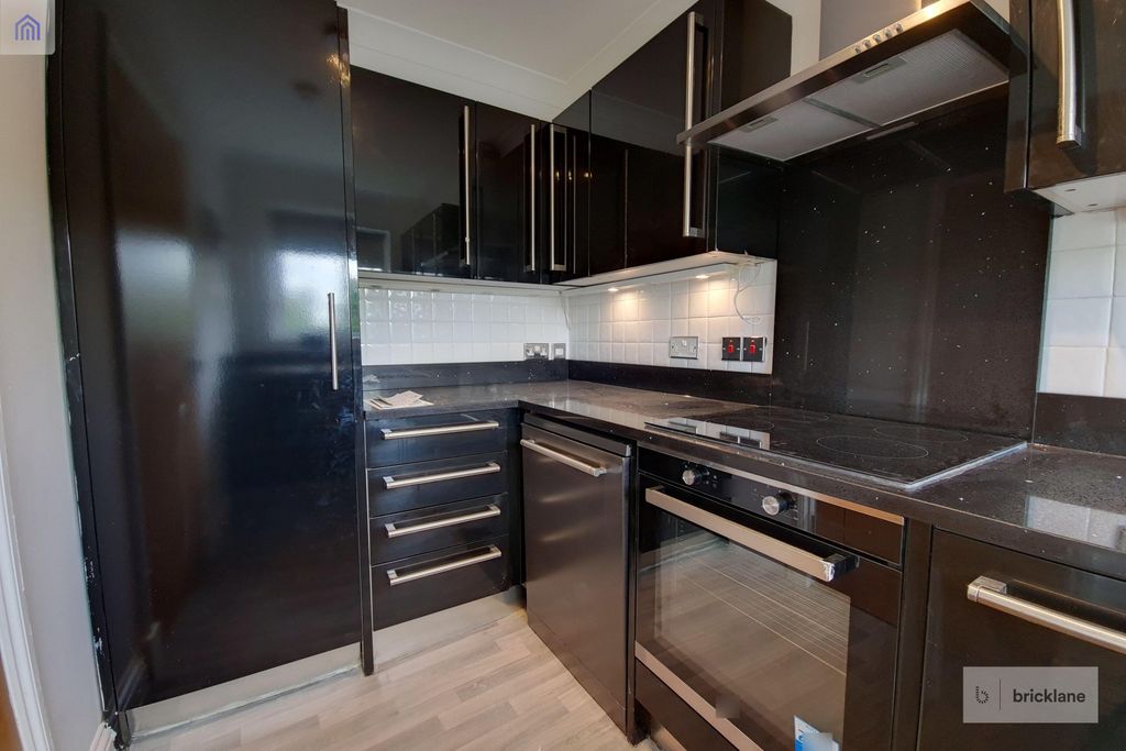 Property photo 2 of 16 Photo 1