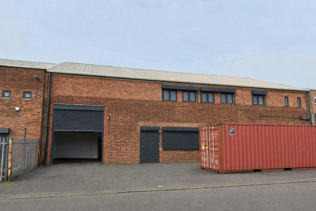 Property photo 1 of 6 Outside Area.Jpg