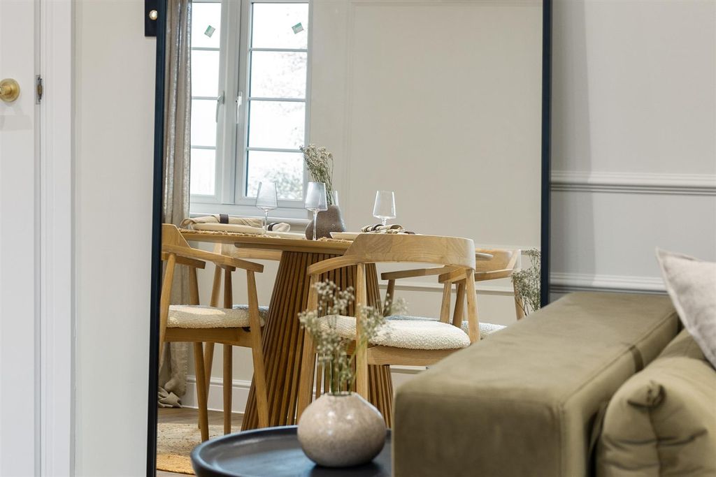 Property photo 3 of 15 4Highamrd-Showflatweb25.Jpg