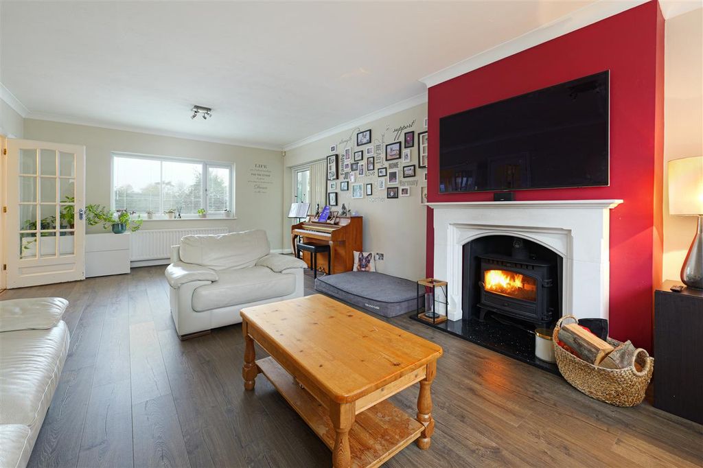 Property photo 2 of 30