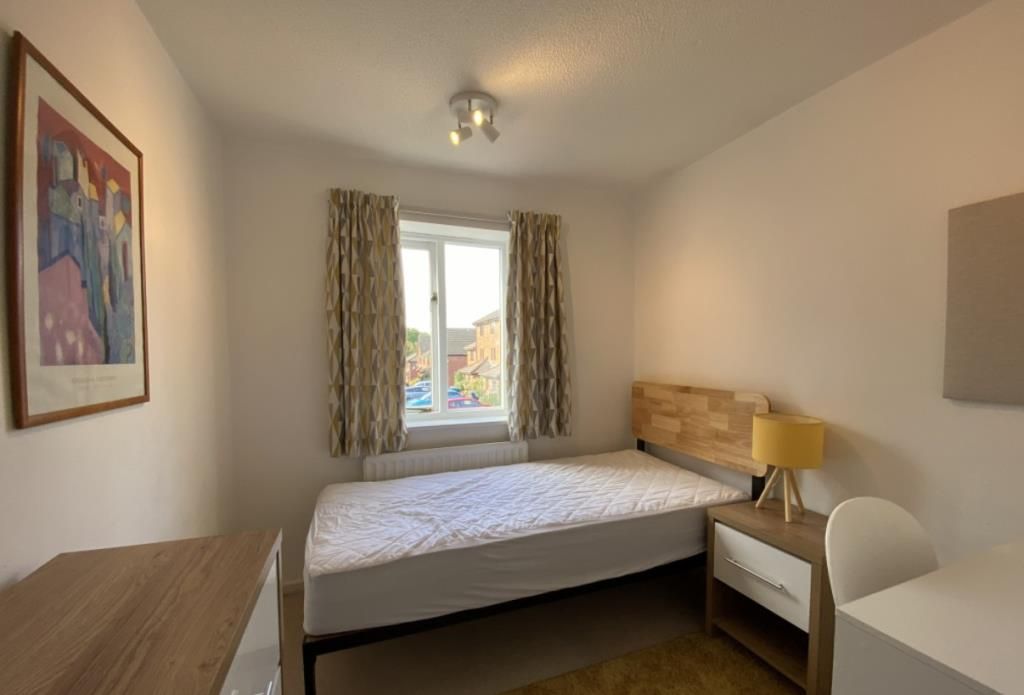 Property photo 2 of 9 Bedroom