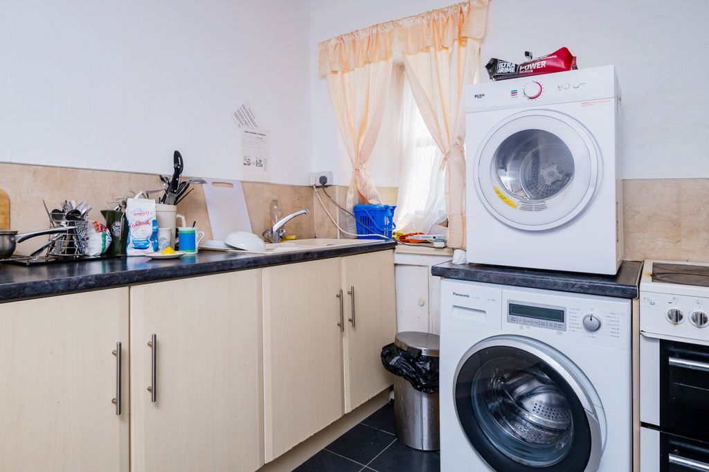 Property photo 2 of 22