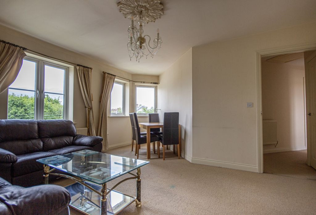 Property photo 3 of 10 3