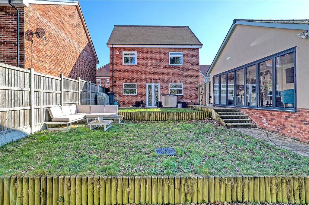 Property photo 3 of 20 External