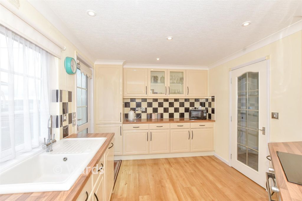 Property photo 3 of 15 Kitchen