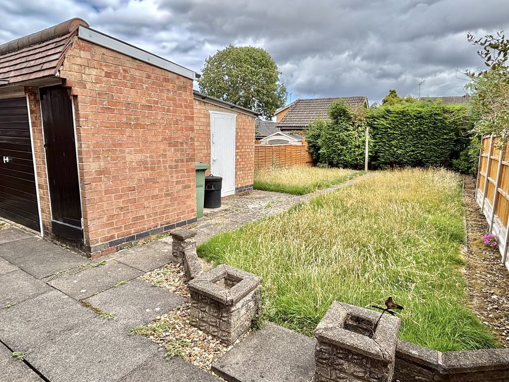 Property photo 2 of 11 Outside