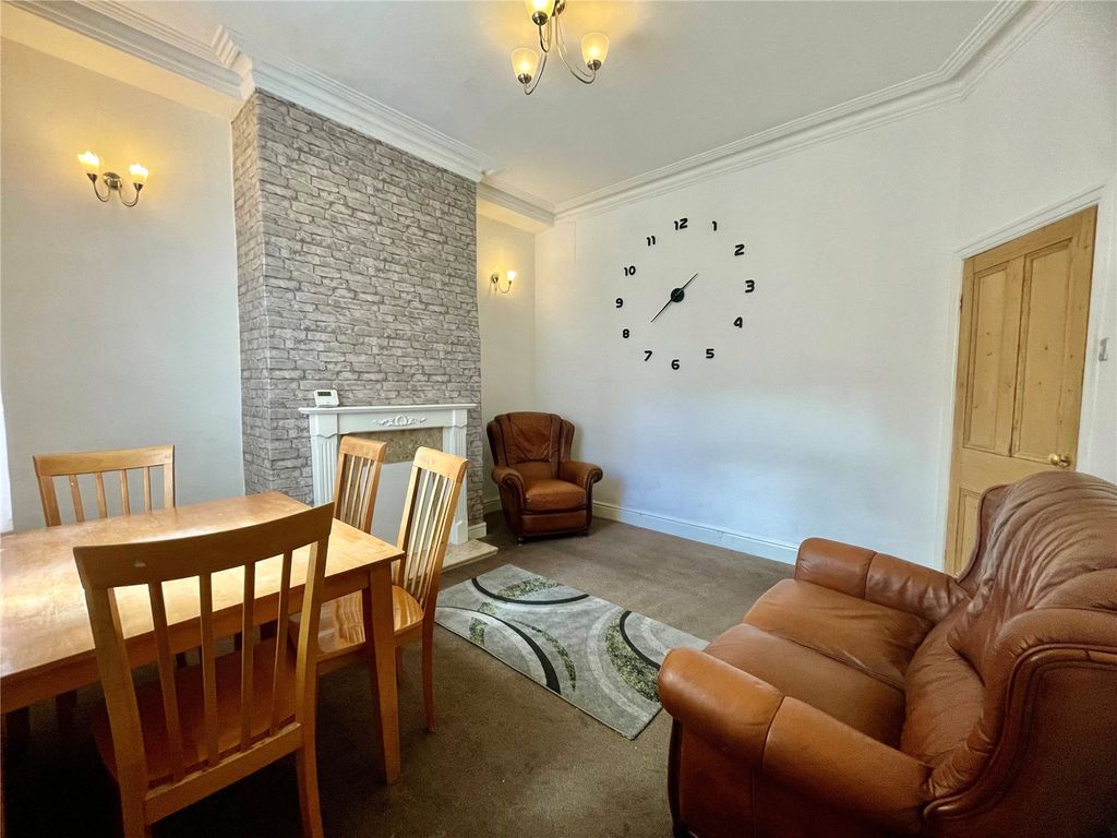 Property photo 2 of 11 Dining Room
