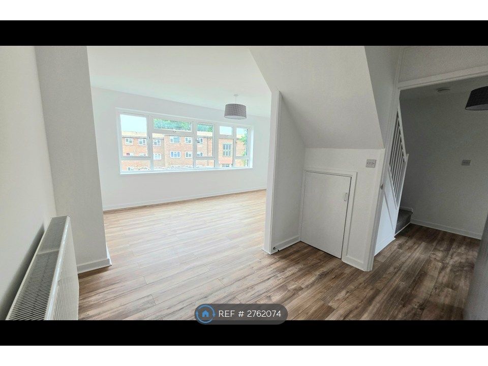 Property photo 1 of 10 Lounge/Diner