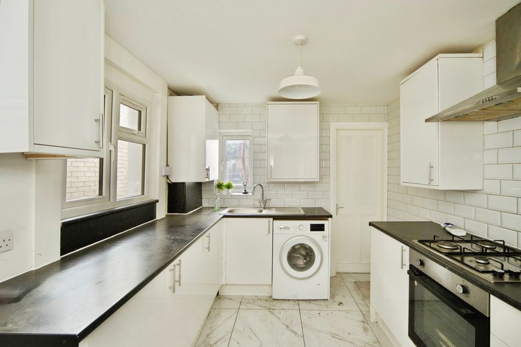 Property photo 3 of 16 Pbox-Img.Jpg