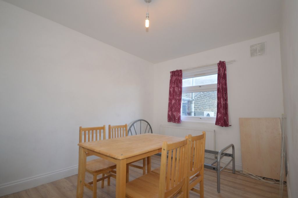 Property photo 3 of 4 3