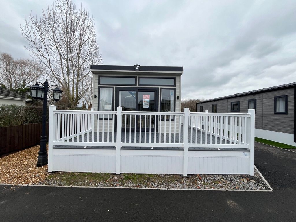 Property photo 2 of 24