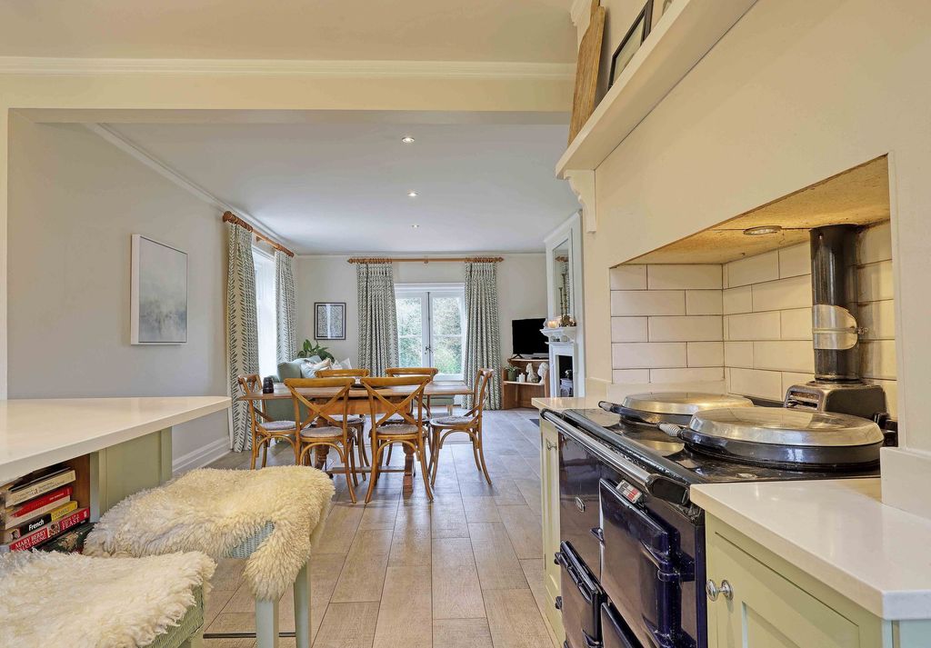 Additional image 6 of 5 bed detached house for saleWinter Hill Road, Maidenhead SL6