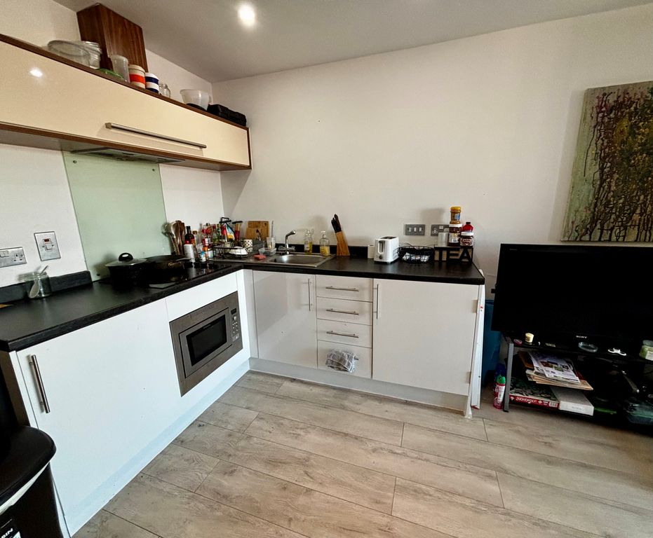 Property photo 1 of 4 Kitchen