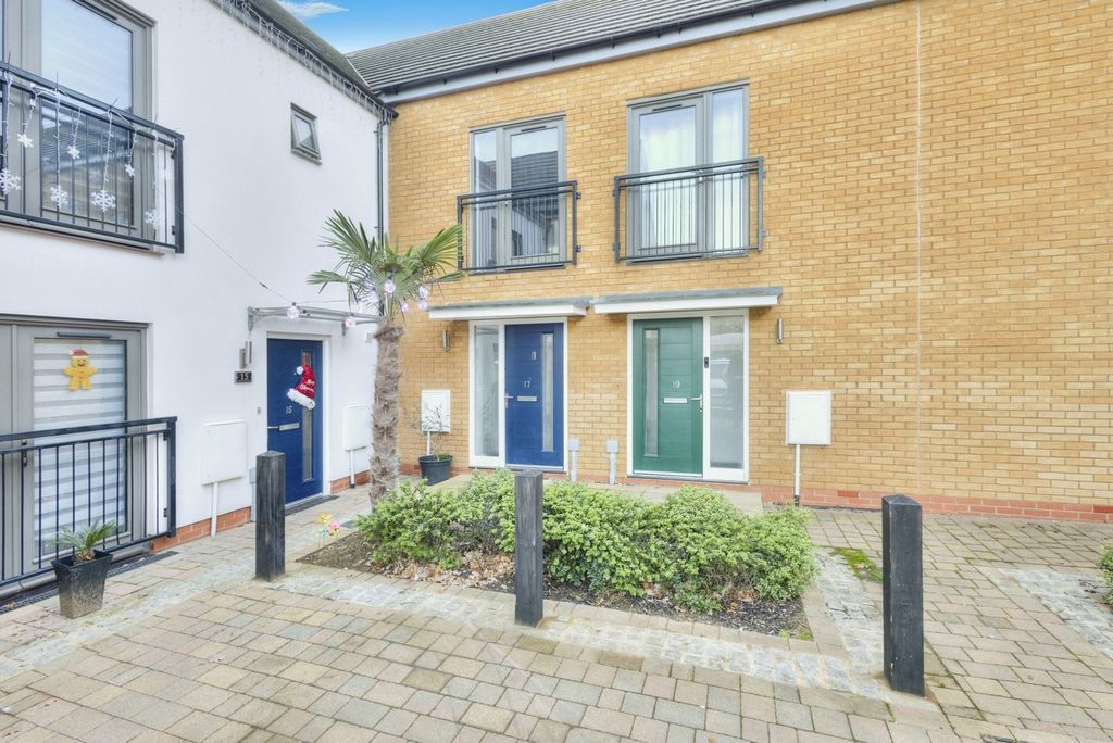 Property photo 1 of 12 Front