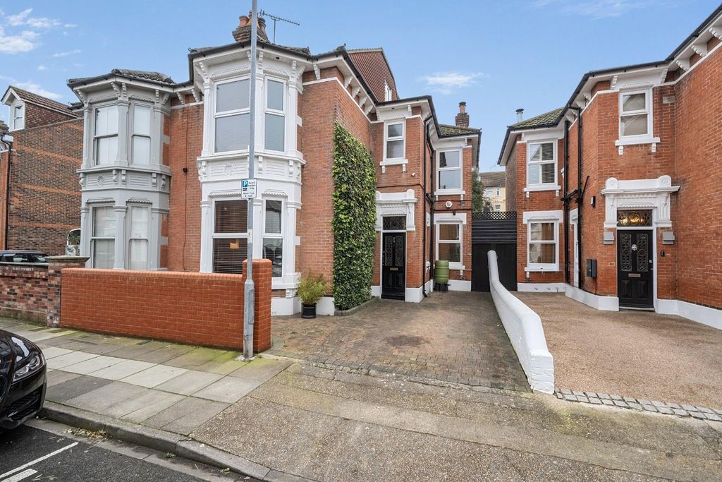 Property photo 1 of 22 1404408-1-6977627Aa1087.Jpg