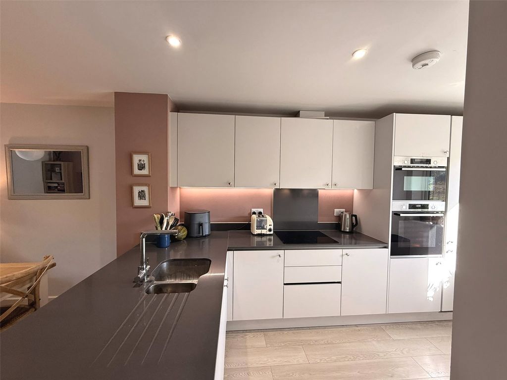 Property photo 3 of 21 Kitchen