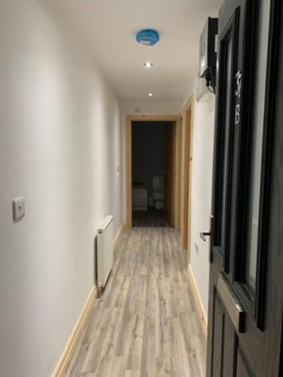 Property photo 2 of 7 Hallway2.Jpg