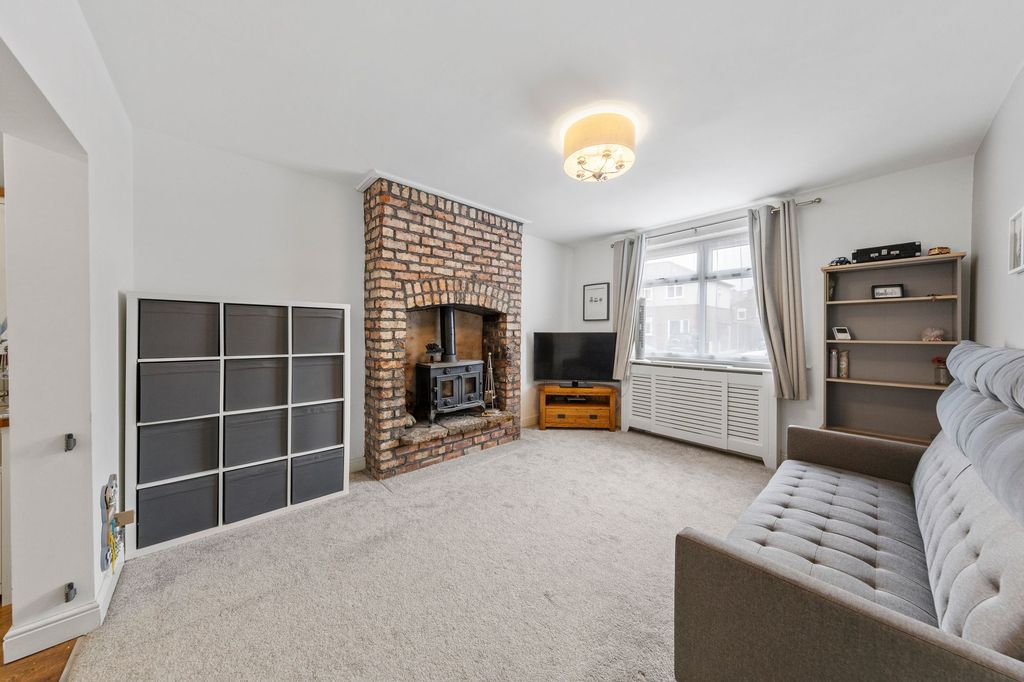 Property photo 2 of 19