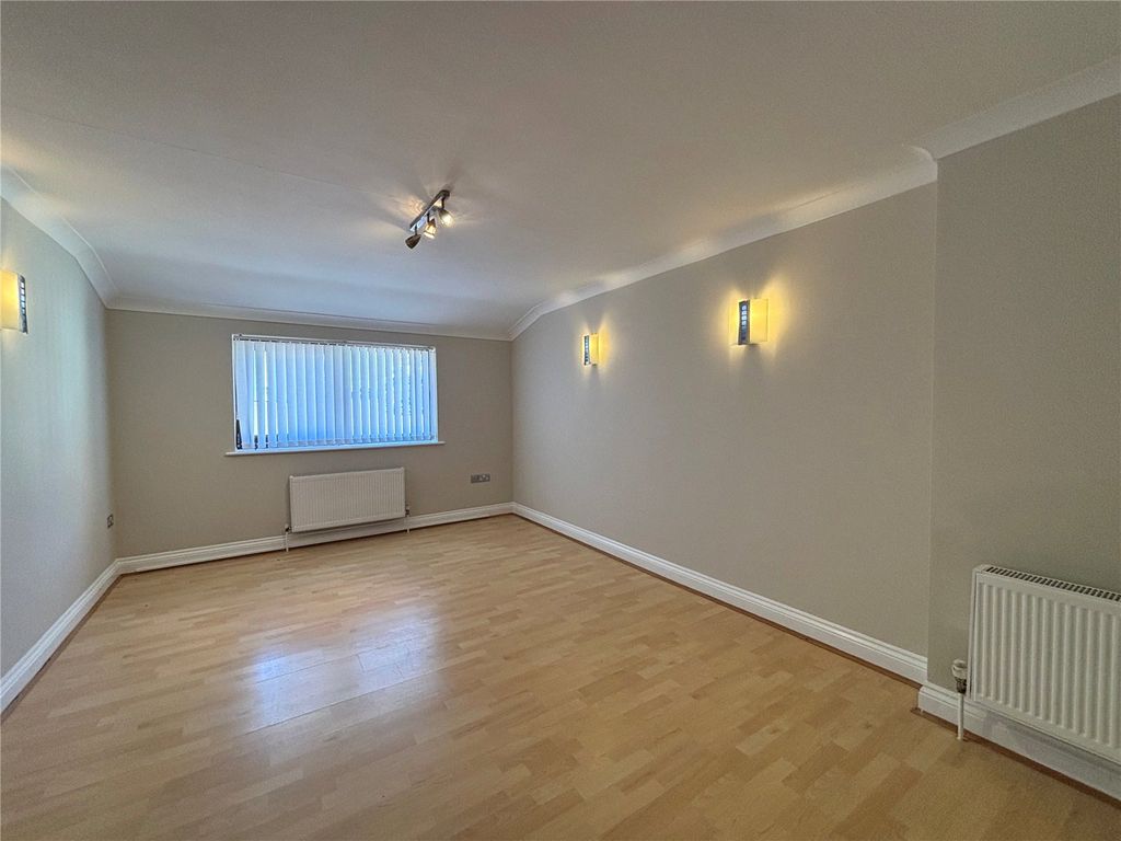 Property photo 2 of 7 Picture No. 04